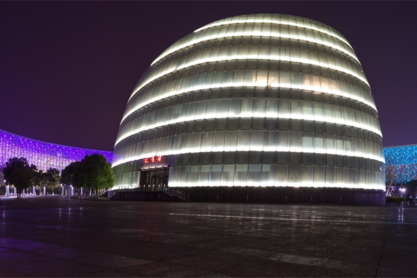建筑亮化工程設(shè)計要考慮的問題有哪些？