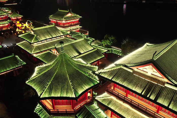 天黑景區(qū)變“空城”？亮化工程讓夜晚秒變“活力街區(qū)”！
