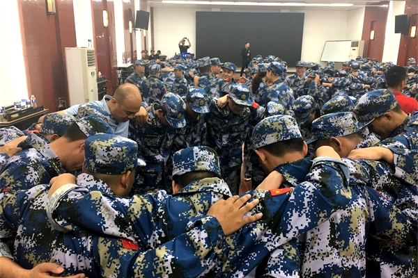 第六屆河南牛商爭霸賽正式開賽，明亮照明全力以赴！