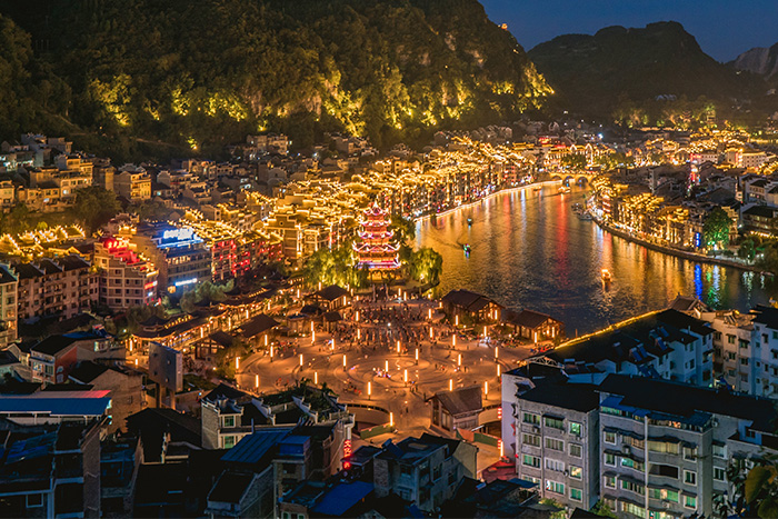夜游門票賣爆的真相：景區(qū)亮化工程如何打造沉浸式文化IP？