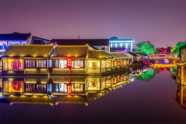 景觀亮化工程設(shè)計(jì)要符合什么準(zhǔn)則？