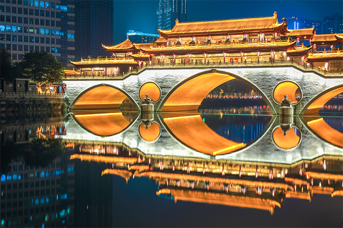 如何做古建筑亮化能夠吸引游客的目光？
