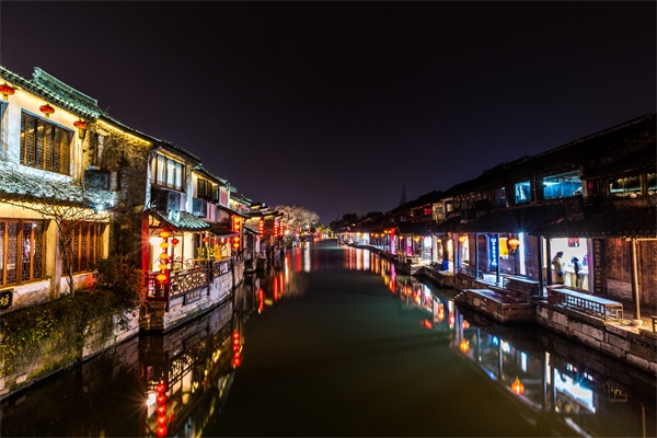 文旅特色小鎮(zhèn)燈光照明要如何科學(xué)規(guī)劃？