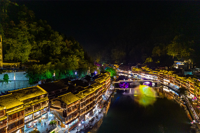 專業(yè)設(shè)計師揭秘：夜幕下的文旅燈光亮化是怎樣煉成的？